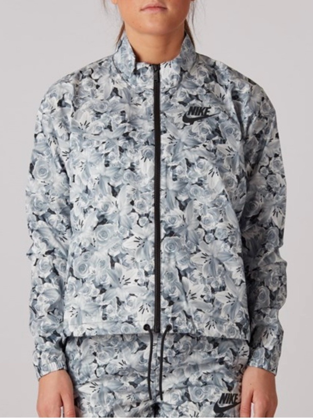 ✨Nike Gray Floral Print Windbreaker Jacket Size XS